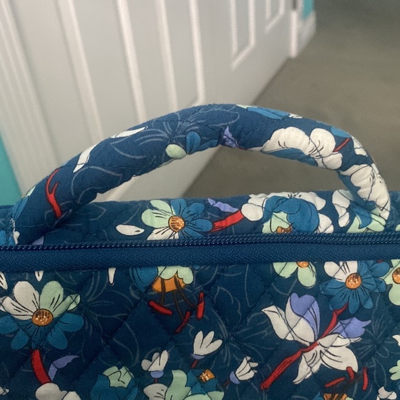 🆕💙Vera Bradley Laptop Workstation Crossbody “Floral Bursts” - Picture 9 of 9